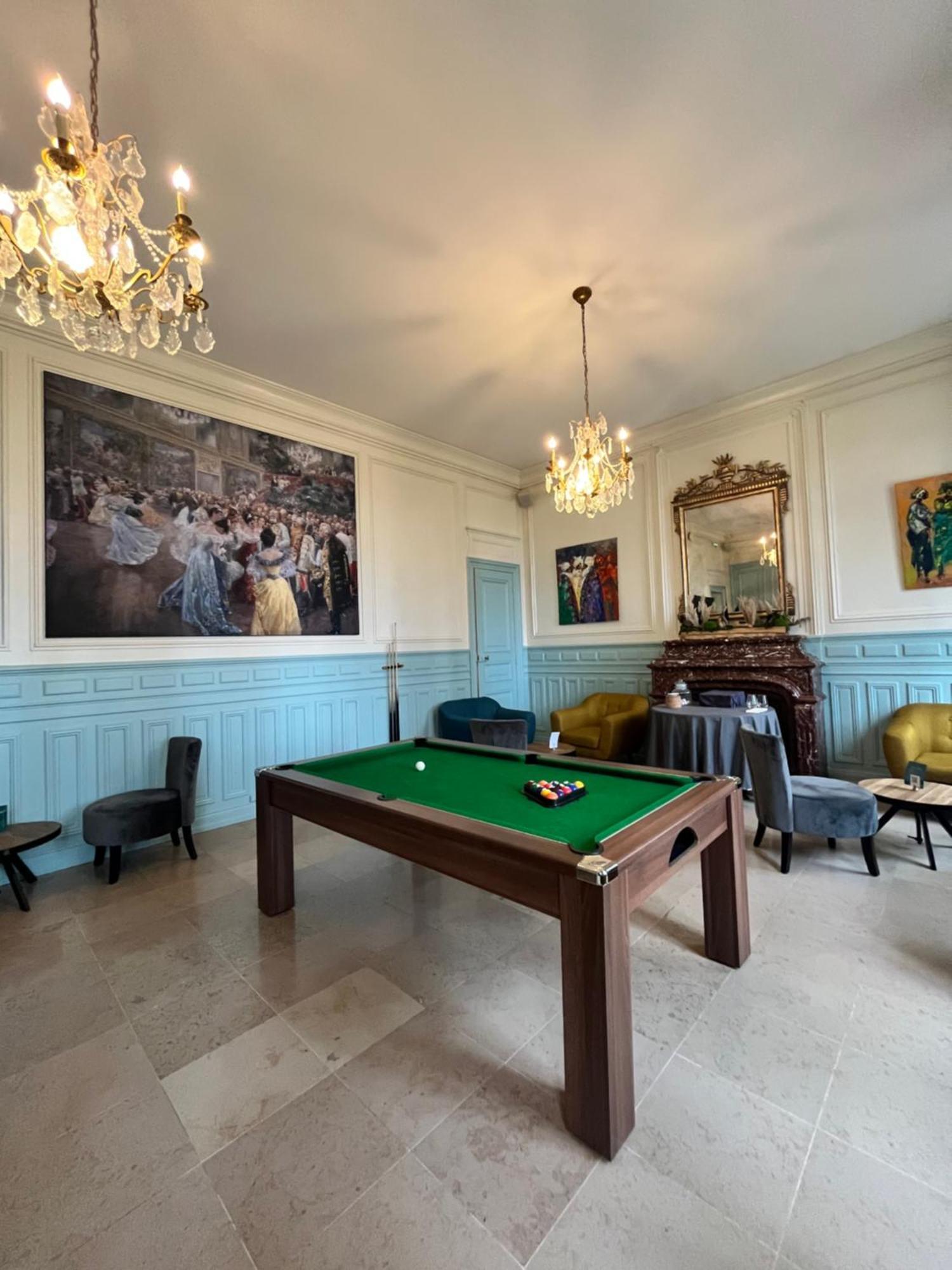 Château De La Dame Blanche - Logis 4* Geneuille