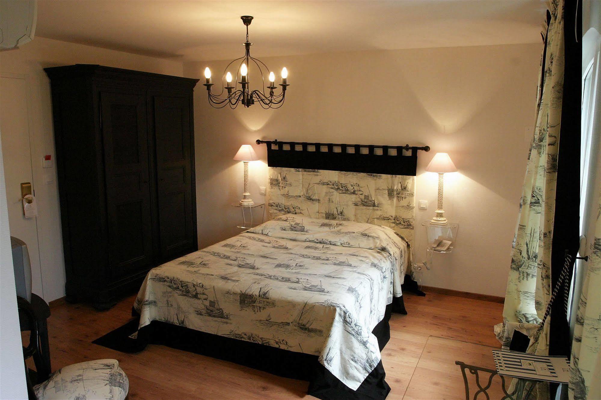 Hotel Château De La Dame Blanche - Logis